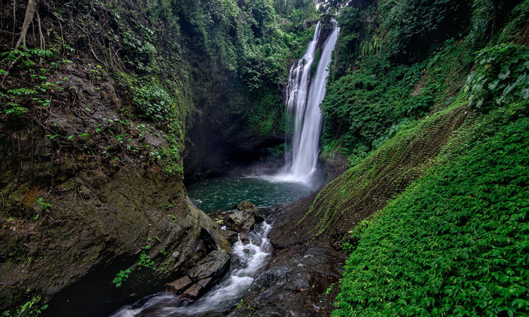 {:en}Aling-aling Waterfall - Nature Water Slider in North of Bali ...