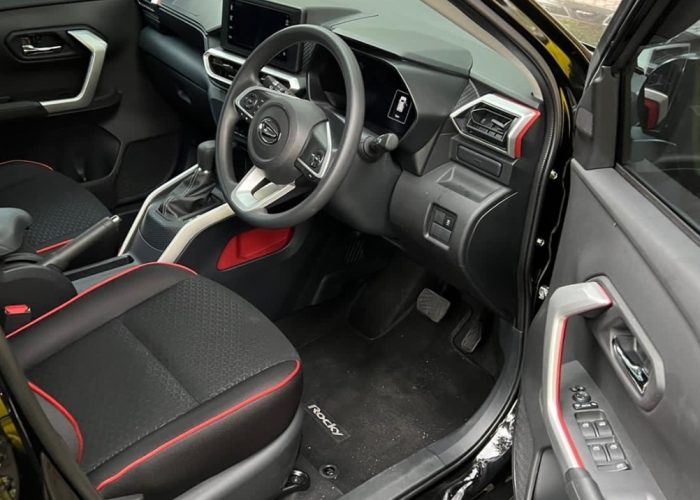 Daihatsu Rocky kuta rent cars 5