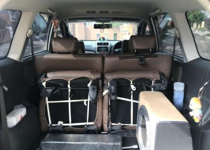 Daihatsu Xenia car trunk - Kuta Rent Cars