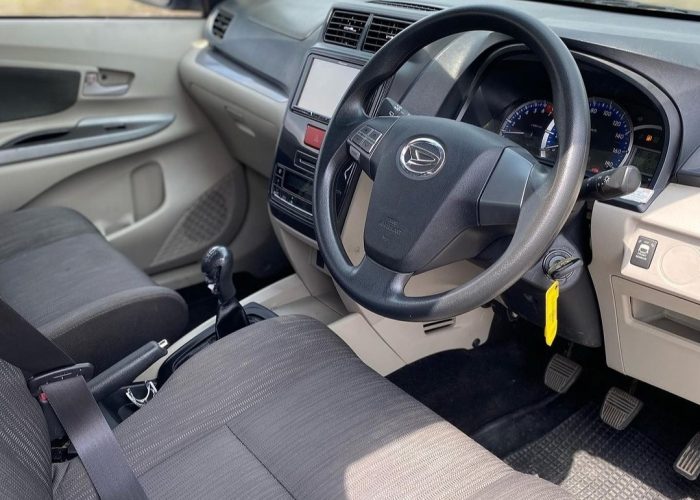 Daihatsu Xenia dashboard - Kuta Rent Cars