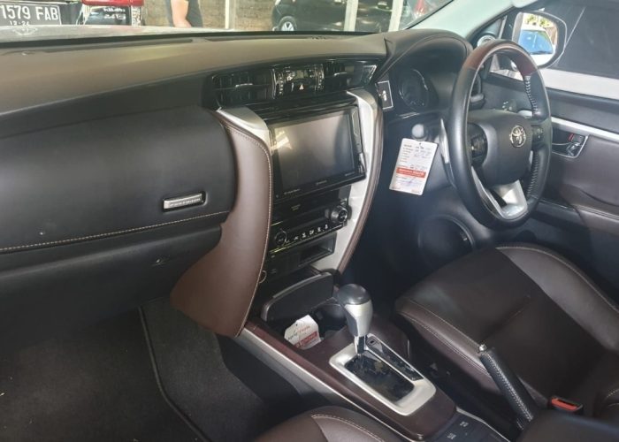 Fortuner VRZ kuta rent cars 5