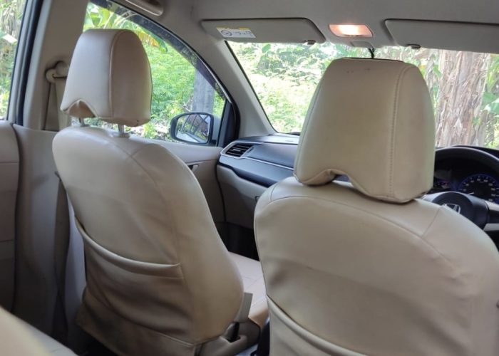 Honda Mobilio kuta rent cars 4