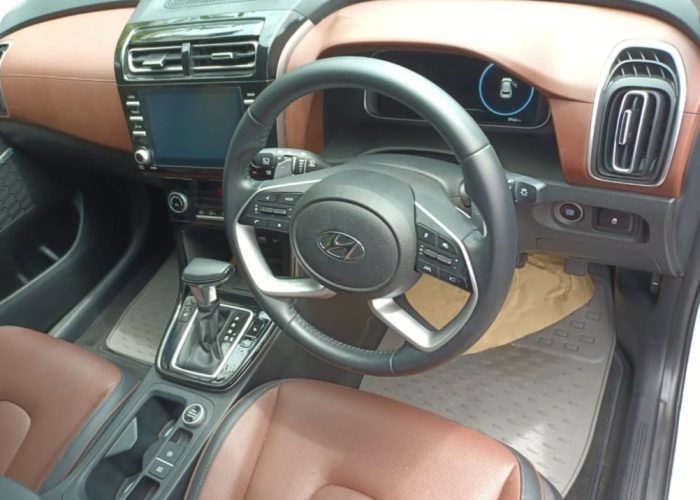 Hyundai Creta kuta rent cars 4