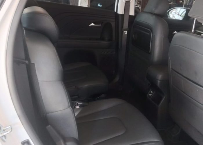 Hyundai Stargezer kuta rent cars 7
