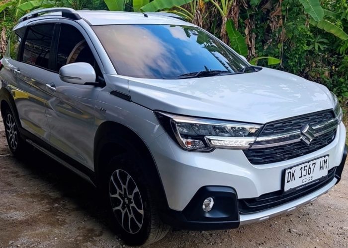 Suzuki XL7 kuta rent cars 1