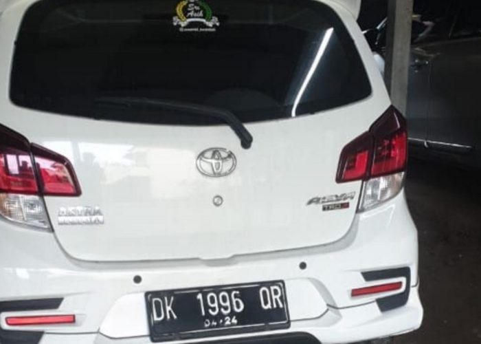 Toyota Agya kuta rent cars 9