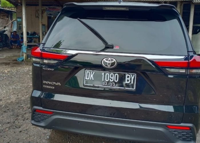 Toyota Innova Reborn zenix kuta rent cars 3