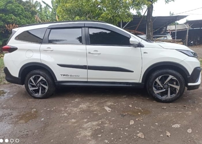 Toyota Rush kuta rent cars 7